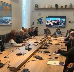 Reforma tributária tem DNA pé vermelho