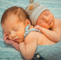 Comissão aprova projeto que garante proteção de grávida de gêmeos no SUS