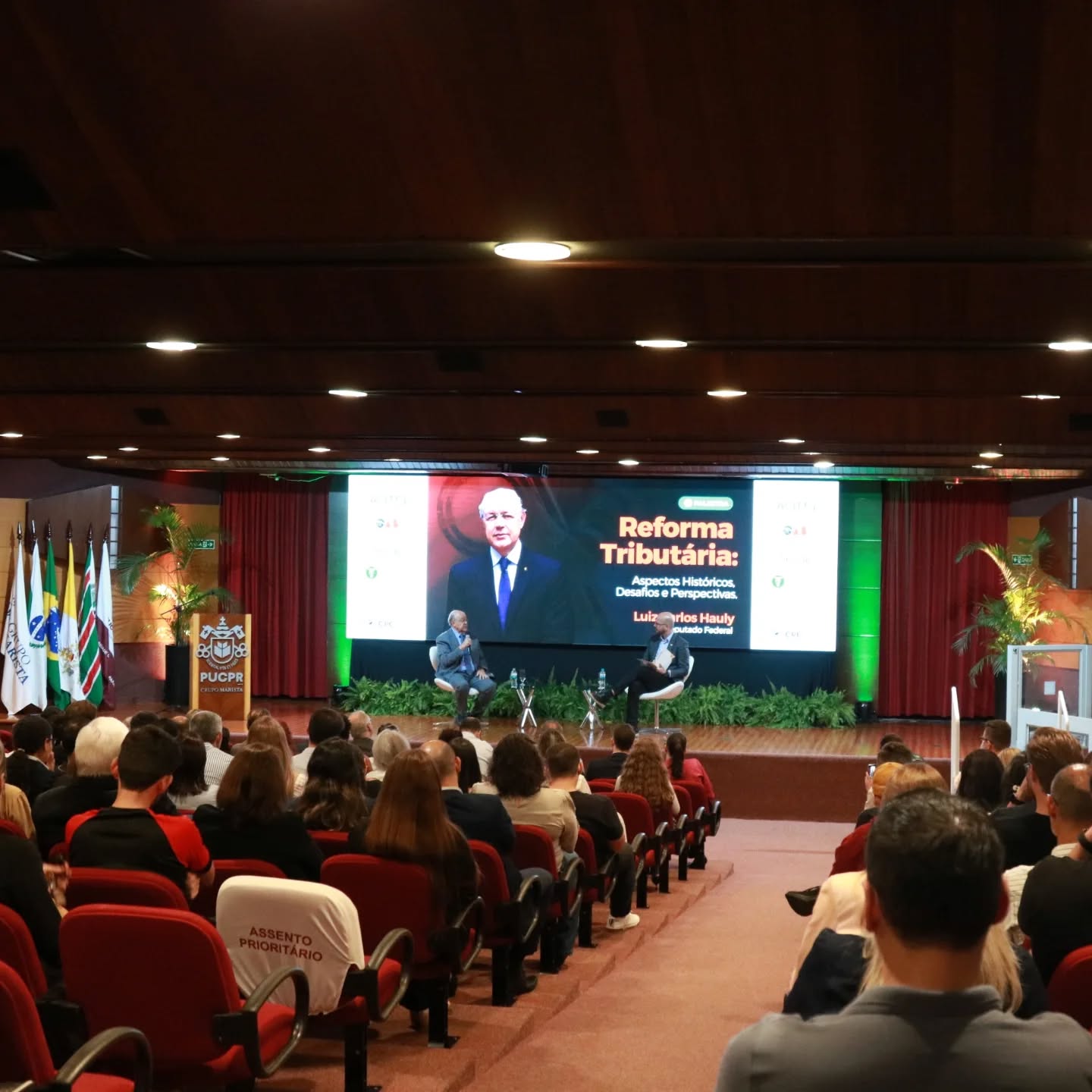 Deputado Luiz Carlos Hauly ministra palestra sobre Reforma Tributária em Toledo