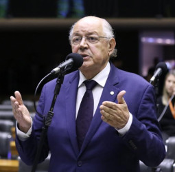 Para Hauly desenvolvimento depende de haver governantes sérios e competentes