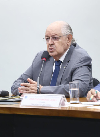 Câmara examina criação de ação para enfrentar doenças transmitidas por mosquitos e carrapatos