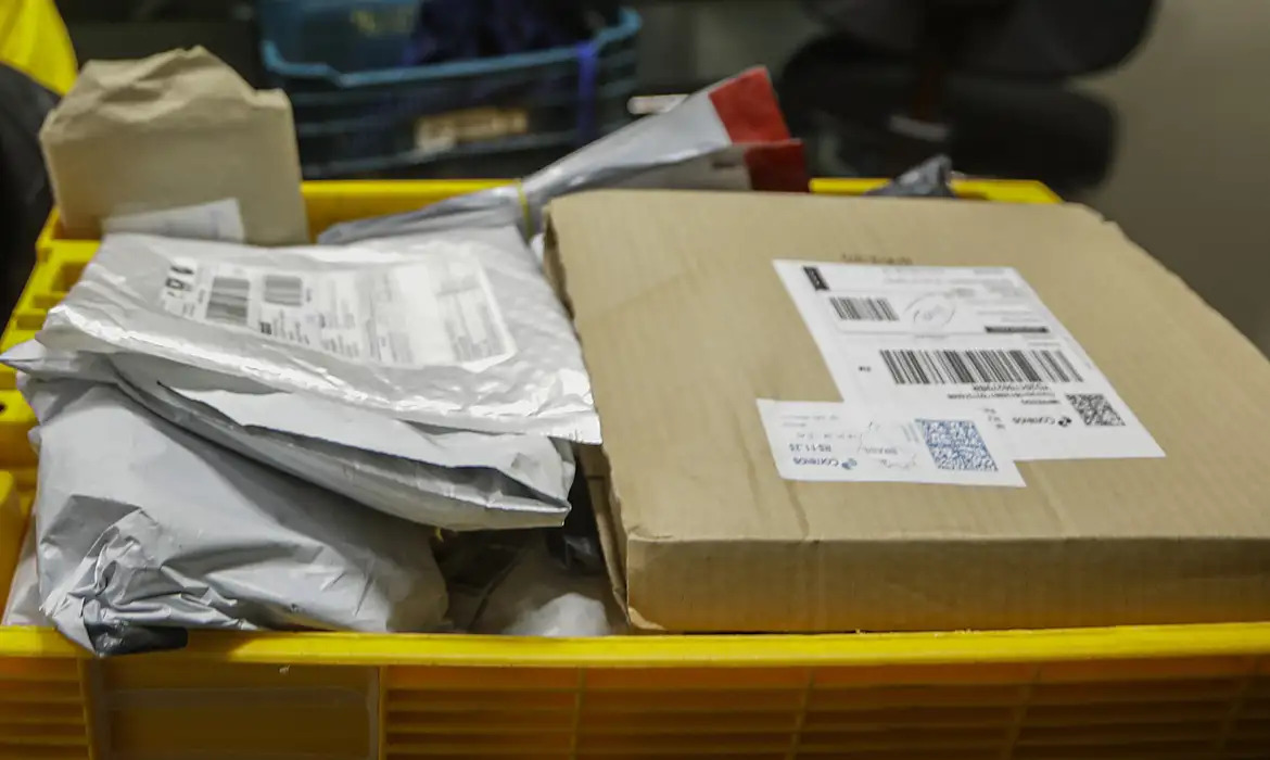 Câmara dos Deputados debate isenção para compras internacionais de até 50 dólares